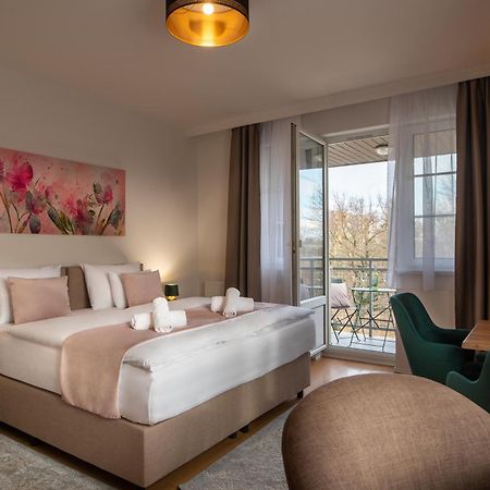 Holdvirag Hotel Sárvár Habitación foto
